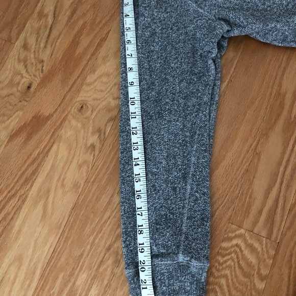 Who A U Crewneck Sweatshirt Size M - Picture 4 of 7